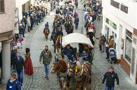 Leonberger Pferdemarkt 30 000 Menschen Feiern Heiter Und Friedlich