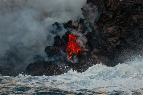 Hawaii Volcano Lava Flow Completely Fills The Beautiful Kapoho Bay