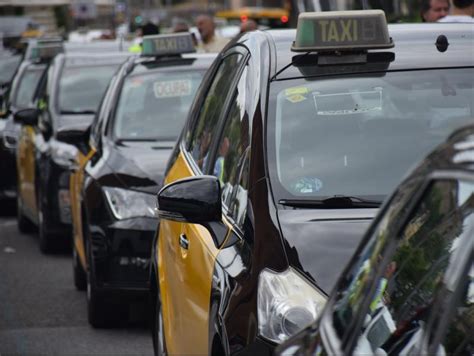 Convoquen Una Marxa Lenta De Taxis A Barcelona Per La Mort Dun