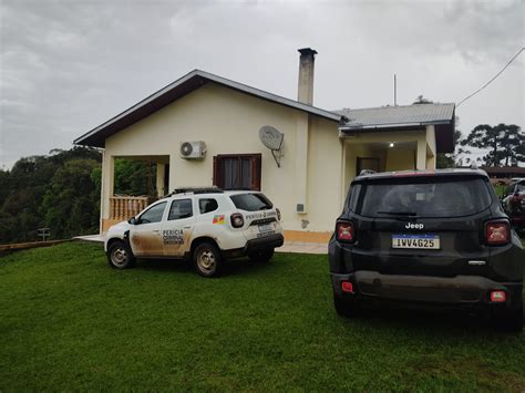 Homem mata ex mulher e ex sogros a tiros em São Jorge