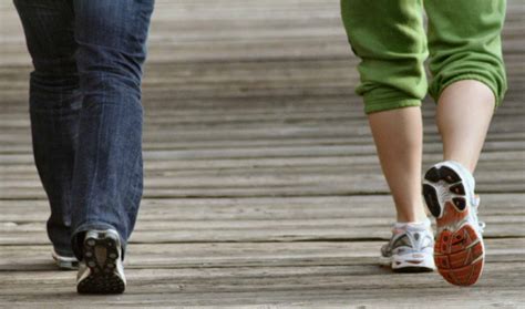 caminar  pasos por minuto medicina orto regenerativa