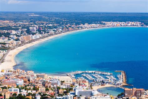 Can Picafort Lange Strand Und Einem Boulevard Mit Terrassen Und L Den