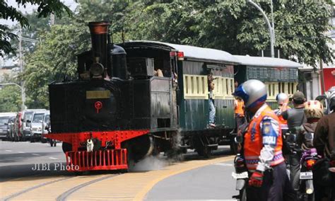 Kereta Api Uap Jaladara Andalan Wisata Kota Solo Santana Rental