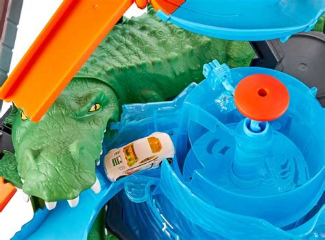 Ripley PISTA DE CARRERAS HOT WHEELS AUTOLAVADO ATAQUE DEL LAGARTO