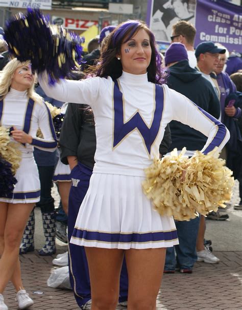 Washington Cheerleader Mike Flickr