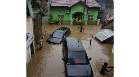 Bahaya Mengintai Mobil Matic Jika Nekat Terjang Banjir Ini Alasannya