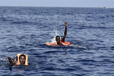 Mittelmeer Weniger Flüchtlinge mehr Tote Flucht und Politik