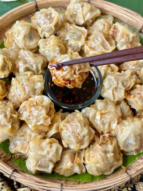 Kanom Jeeb Thai Dumplings Recipe Hungry In Thailand