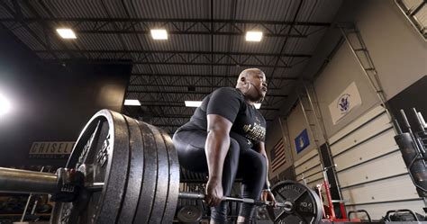 World S Strongest Man Oleksi Novikov Sets World Record With Off