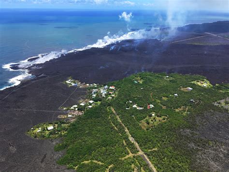 Hawaii's Kilauea volcano eruption, fissures and lava in photos - ABC7 ...