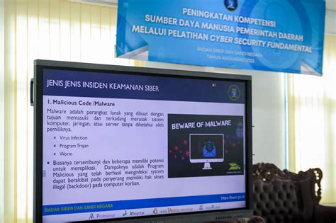 GALERI FOTO Hari Kedua Pelatihan Cyber Security Fundamental Yang