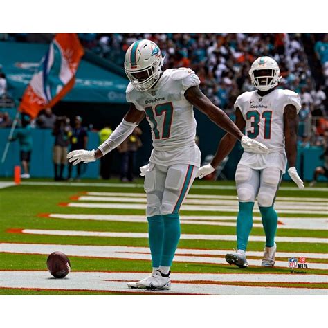 Jaylen Waddle Miami Dolphins Unsigned Waddle Celebration Photograph in ...