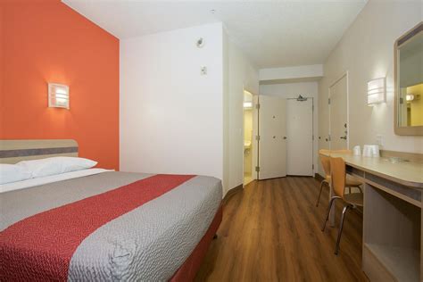 Motel 6 Minneapolis Brooklyn Center 65 ̶7̶3̶ Updated 2022 Prices