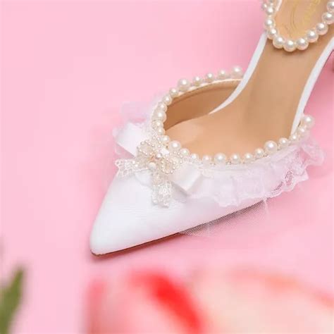 Elegant White Pearl Bow Lace Wedding Shoes 2024 Ankle Strap 9 Cm Stiletto Heels Pointed Toe