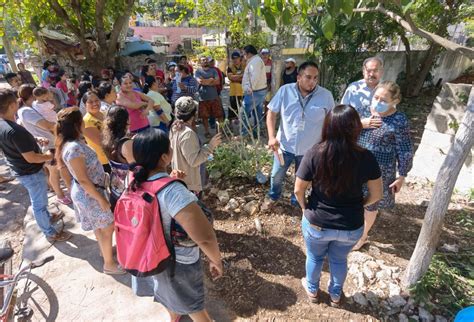 Padres Protestan En Una Escuela De M Rida Por El Cambio De Sus Hijos A