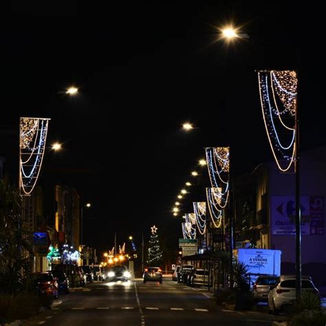 Outdoor Pole Mounted Motif Light For City Centre Shopping Malls