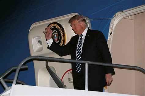 Trump lands in Philippines, offers to mediate on South China Sea - Times of Oman