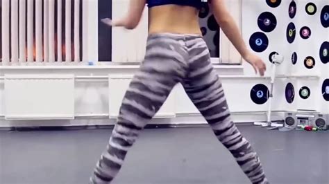 Горячие молодые девочки танцуют тверк HOT young Girls Dancing Twerk