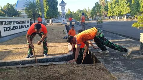 Personel Koops Udara Ii Laksanakan Korve Kebersihan Mako