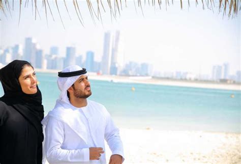 Qatari Men Traditional Dress