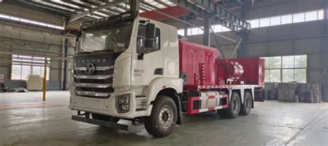 Shacman Chassis Weichai Engine Tires Oil Field Fracturing Truck