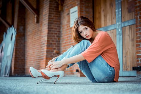 881308 4k Asian Bokeh Brown Haired Sitting Hands Legs Mocah Hd