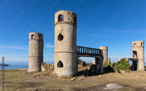 Ruines Du Manoir De Saint Pol Roux Camaret Sur Mer Sur La Presqu Le