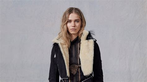 Ermanno Scervino Pre-Fall 2017 Collection | Vogue