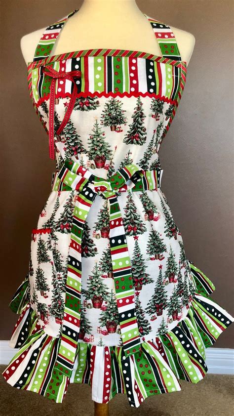 Christmas Winter Trees Red Green Ruffle Full Vintage Style Apron