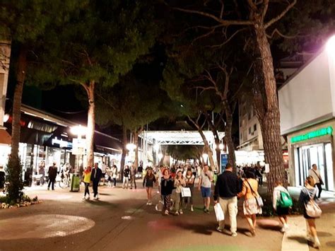 Viale Ceccarini Riccione Aggiornato Tutto Quello Che C Da