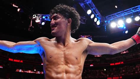 Raúl Rosas Jr somete a Turcios para ganar en UFC Fight Night VIDEO