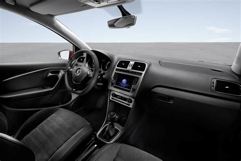 2014 Volkswagen Polo Facelift Interior and Updated Tech Revealed - autoevolution