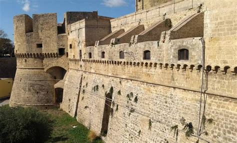 Fortezze Di Puglia Il Castello Svevo Di Brindisi Puglia Planet