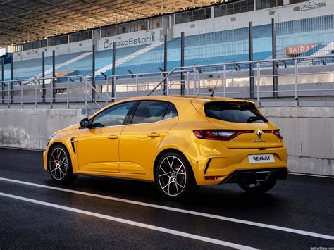Renault Megane RS Trophy (2019) - pictures, information & specs