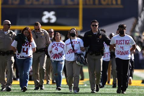 Protesters Delay Cal Usc Over Professor Suspending For Harassment