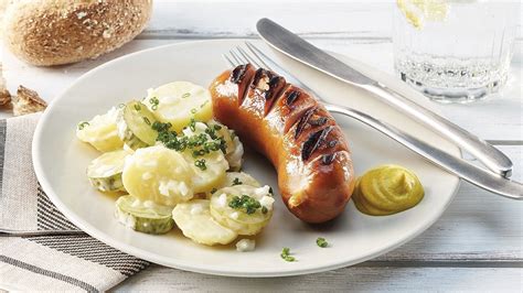 Gegrillte Bockwurst Mit Klassischem Kartoffelsalat