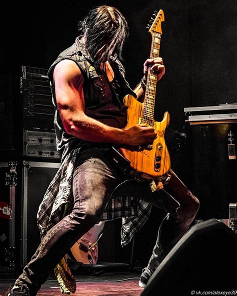 Pin de Александр en Rock Show