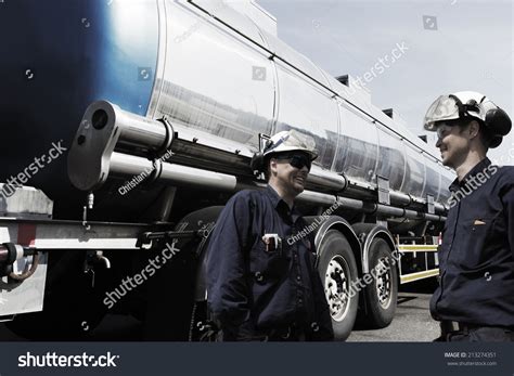 Oil Gas Workers Fueling Large Fueltruck Foto Stok 213274351 Shutterstock