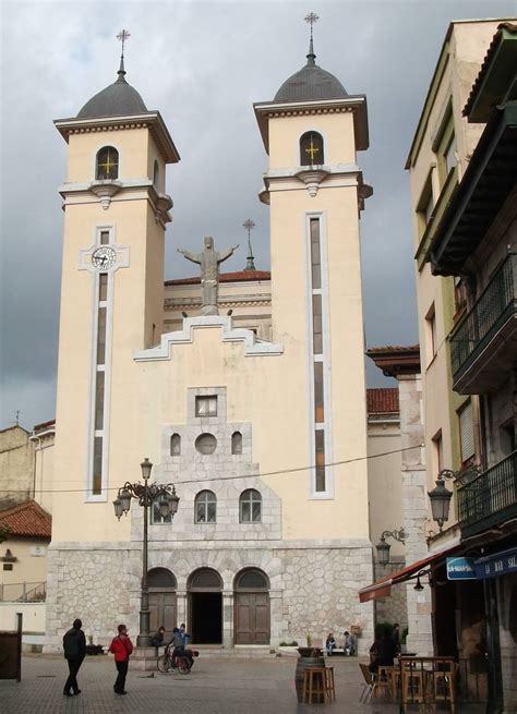 Return to the Camino: Ribadesella - town and Hermitage