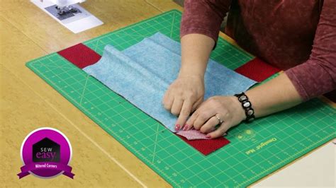 Sew Easy Mitered Corners For Continuous Designs Easy Sewing Quilt Corners Quilting Tutorials