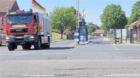 Einsatz In Leer Feuerwehr R Ckte Zu Containerbrand Auf Kasernen