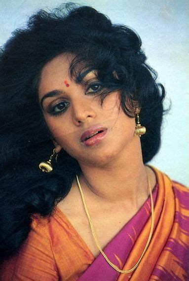 Meenakshi Seshadri Beautiful Bollywood Actress Most Beautiful Indian Actress Beautiful Women