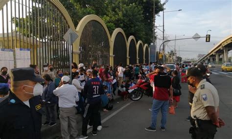 Elecciones Ecuador 2021 La gente madrugó para evitar largas filas en