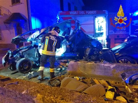 Mirabella Eclano Av Incidente Stradale Muoiono Due Giovani