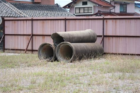 誰もが知るであろうあの空き地が実在この光景に興奮する人々「みんなの心の中にあるやつ」「国で保護すべきでは」 Togetter トゥギ