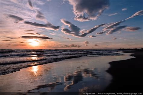 Reflets De Coucher De Soleil Sur La Plage Photo Paysage Le Blog