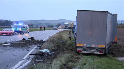 Mann Stirbt Bei Unfall Auf Der B