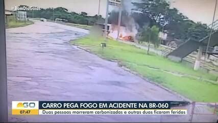 Carro Capota Pega Fogo E Mata Duas Pessoas Carbonizadas Na Br