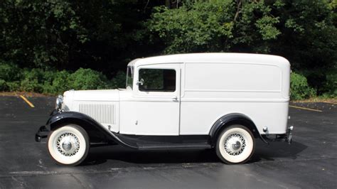 1932 Ford Panel Truck F58 Chicago 2014