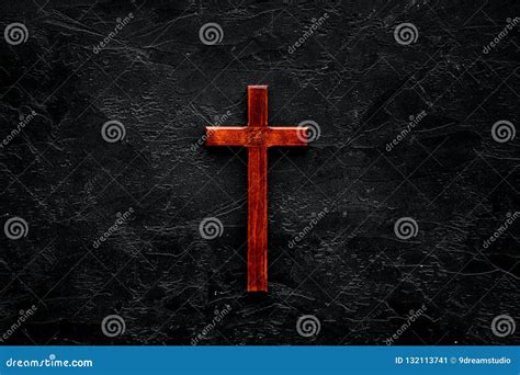 Funeral Concept. Wooden Cross on Black Background Top View Copy Space ...